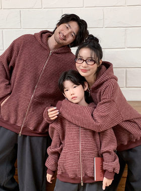 亲子装炸街秋冬复古红色条纹连帽开衫一家三口母子加厚卫衣外套潮