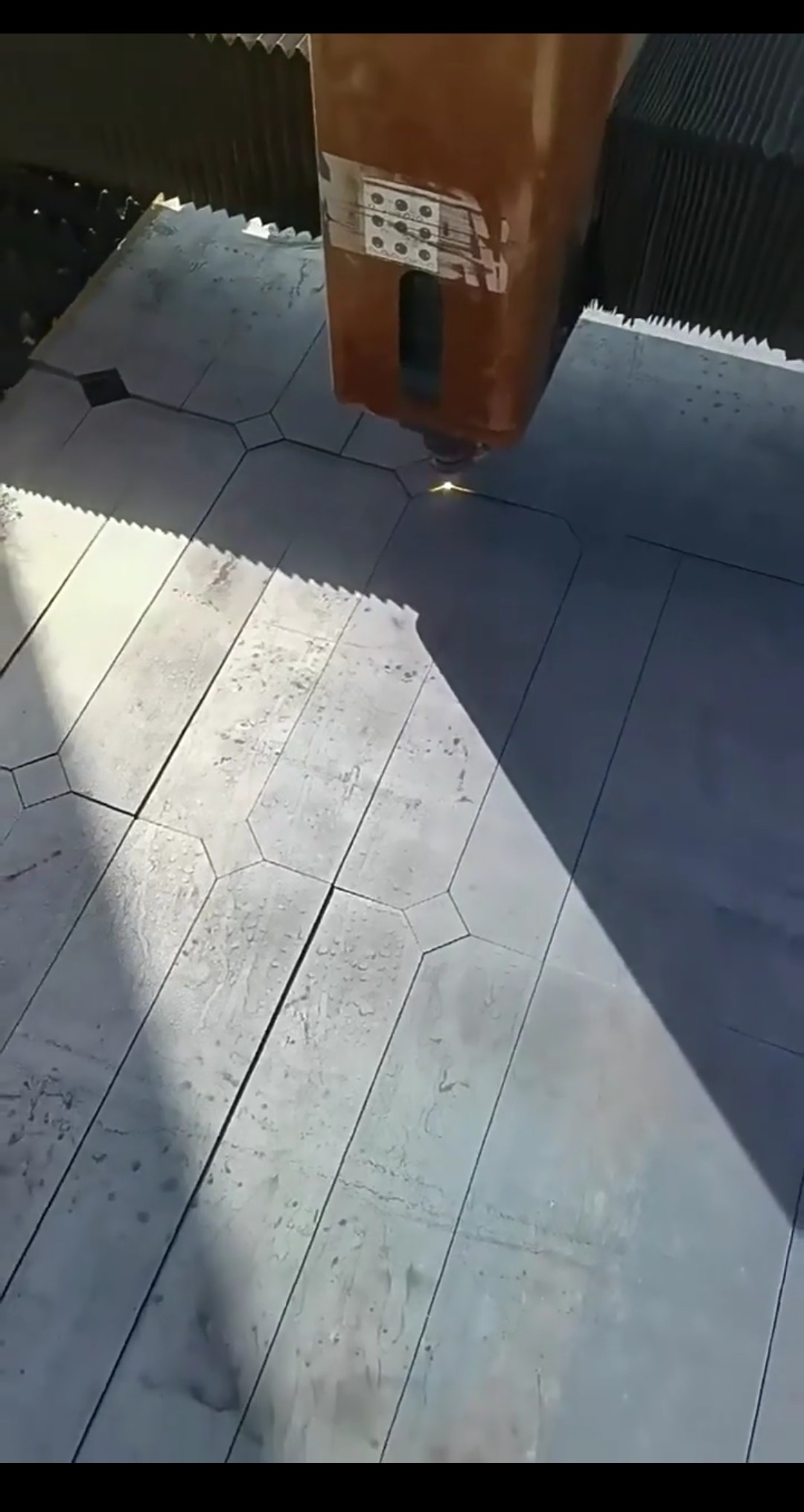 钢板激光切割打孔钢板折