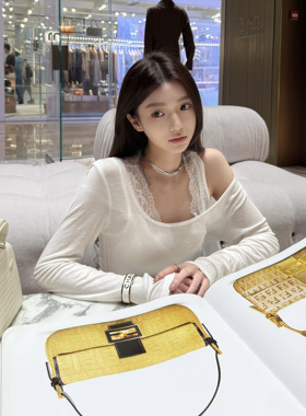 BlurIntoU【纯欲浅钓系】蕾丝背心长袖温柔显身材打底叠搭两件套