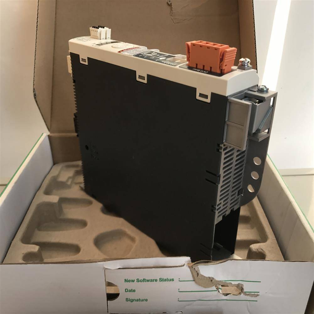 LXM32CD30N4伺服驱动器30A RMS峰值电流3相480V