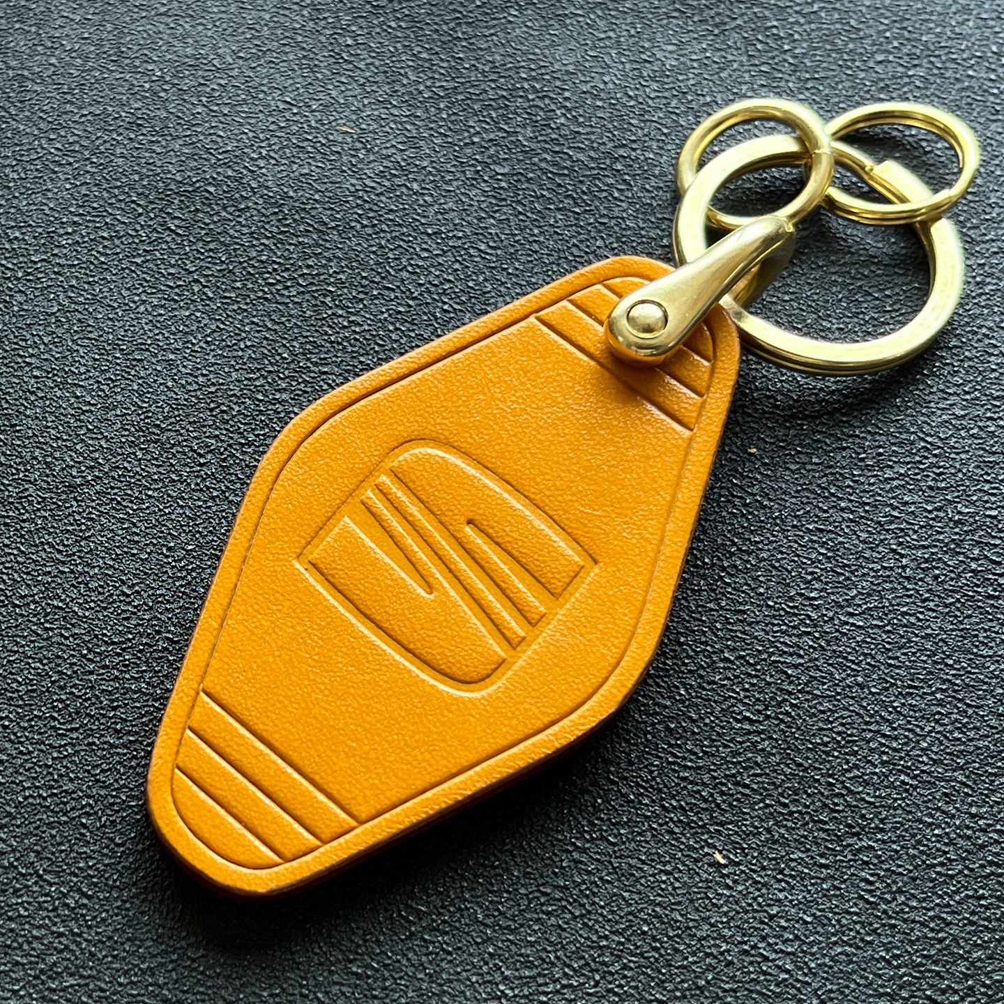 适用西雅特真皮牛皮钥匙扣挂件