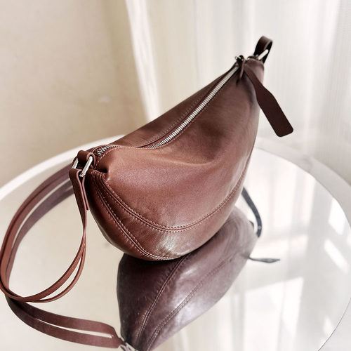 头层牛皮饺子包女2025新款斜挎包