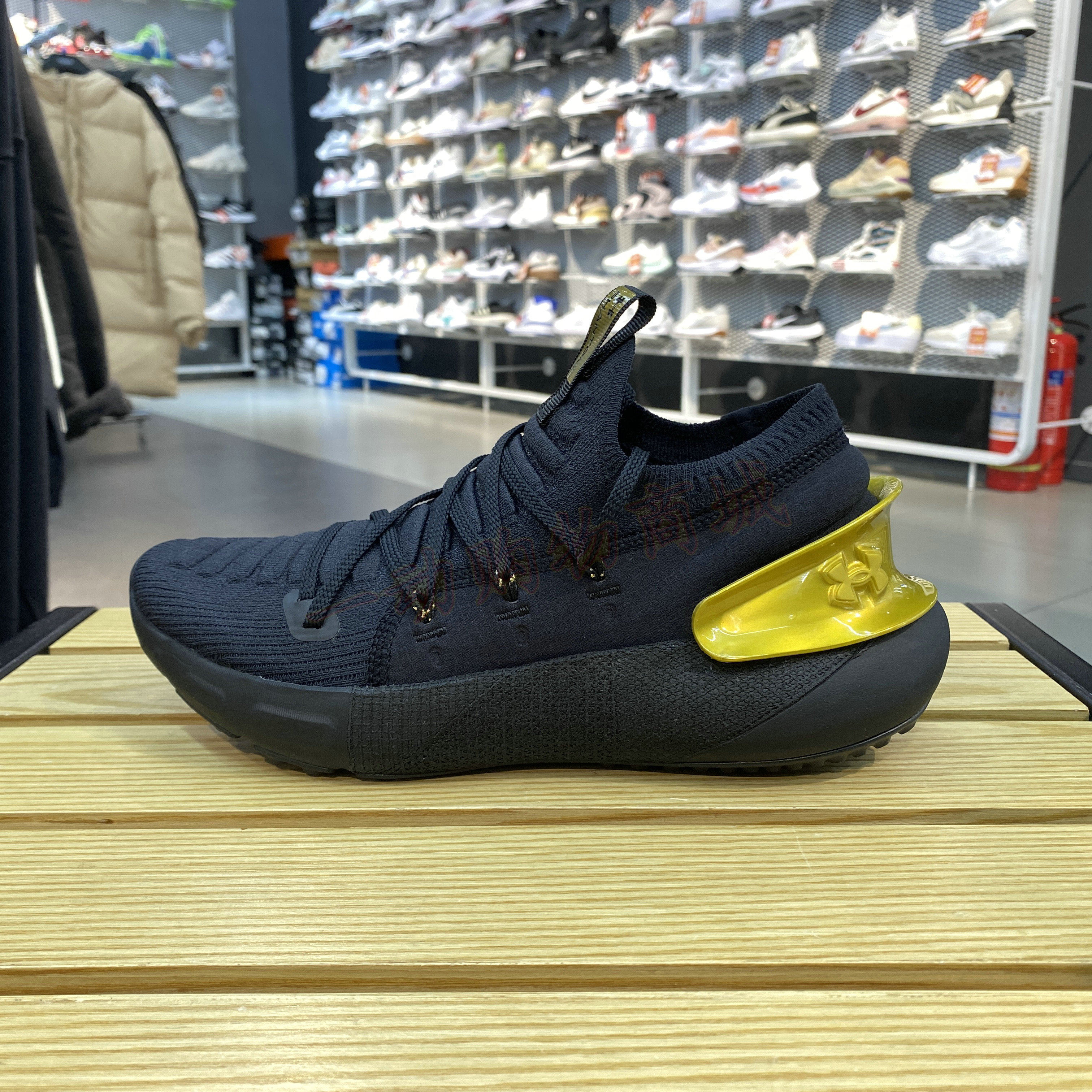 ua安德玛男鞋新款phantom3黑武士运动鞋训练跑步鞋3025520