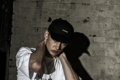 MASTERMIND WORLD 19AW MW2骷髅王经典j潮流MMJ平檐棒球帽金WORLD