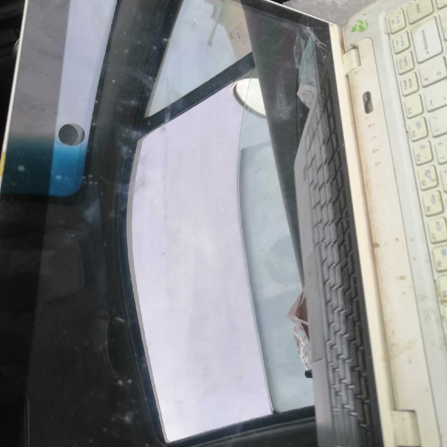 笔记本电脑，屏幕是好的，配件机，的联系，，售不退&mdash;议价