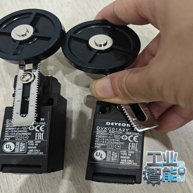 询价全新DEVEOK行程限位开关DVKC01A2Y，原装正品，型