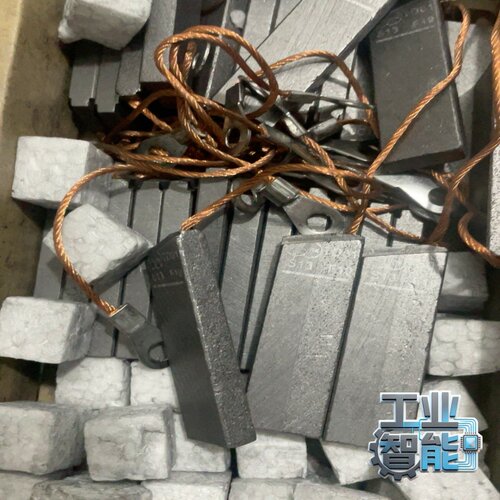 询价逊克接地碳刷，型号S13F19尺寸8-20-64，带铜线，一