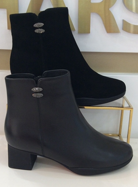 哈森HARSON专柜正品2025冬季新款中粗跟圆头加绒短筒女靴HA257906