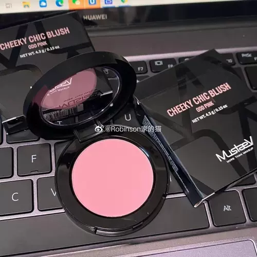 Jisoo та же модель ▲ Mustaev Mei Xiu Skin Flower Blus