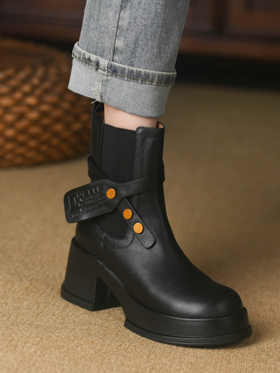 두꺼운 발 뒤꿈치가있는 여성을위한 영국 스타일 복고풍 둥근 발가락 두꺼운 밑창 짧은 부츠 2024 가을 겨울  가죽 첼시 부츠 하이힐 굴뚝 부츠