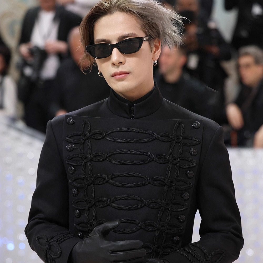 王嘉尔同款短款外套男士立领夹克春秋英伦宫廷重工修身帅气小西装
