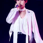 何浩楠同款 白衬衫 气质衬衣男舞台氛围感飘带衬衣法式 缎面v领长袖