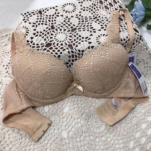 薄款收副乳加大码蕾丝调整型文胸