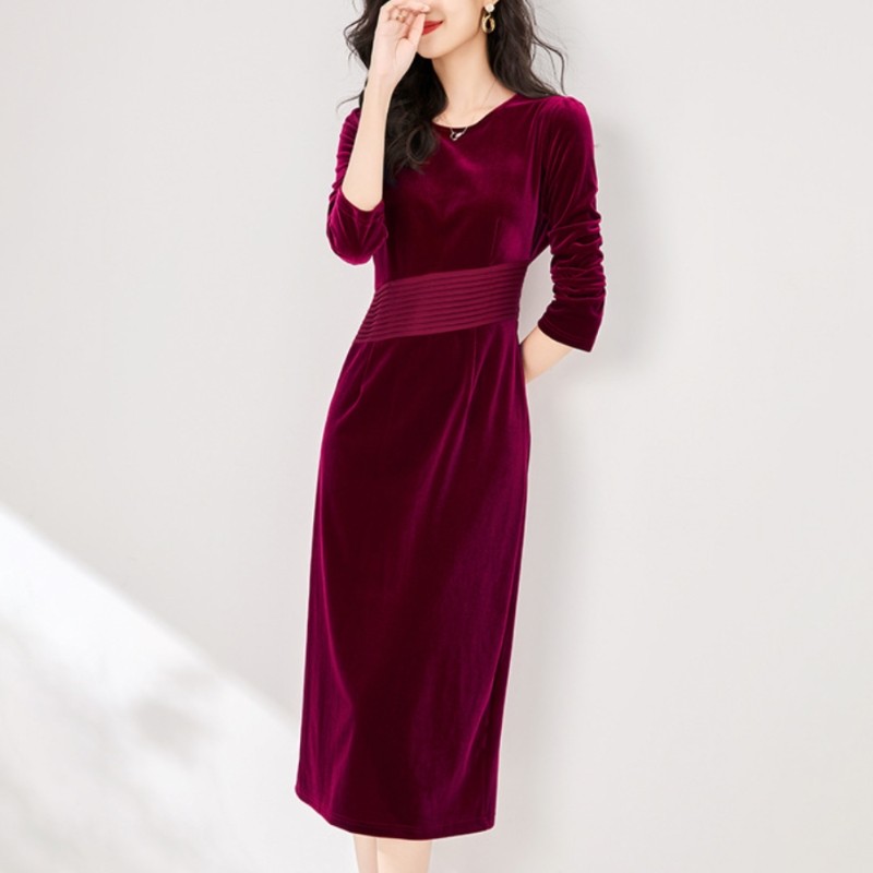 春秋2025新款女装酒红色丝绒宴会连衣裙高贵洋气减龄显瘦包臀裙子