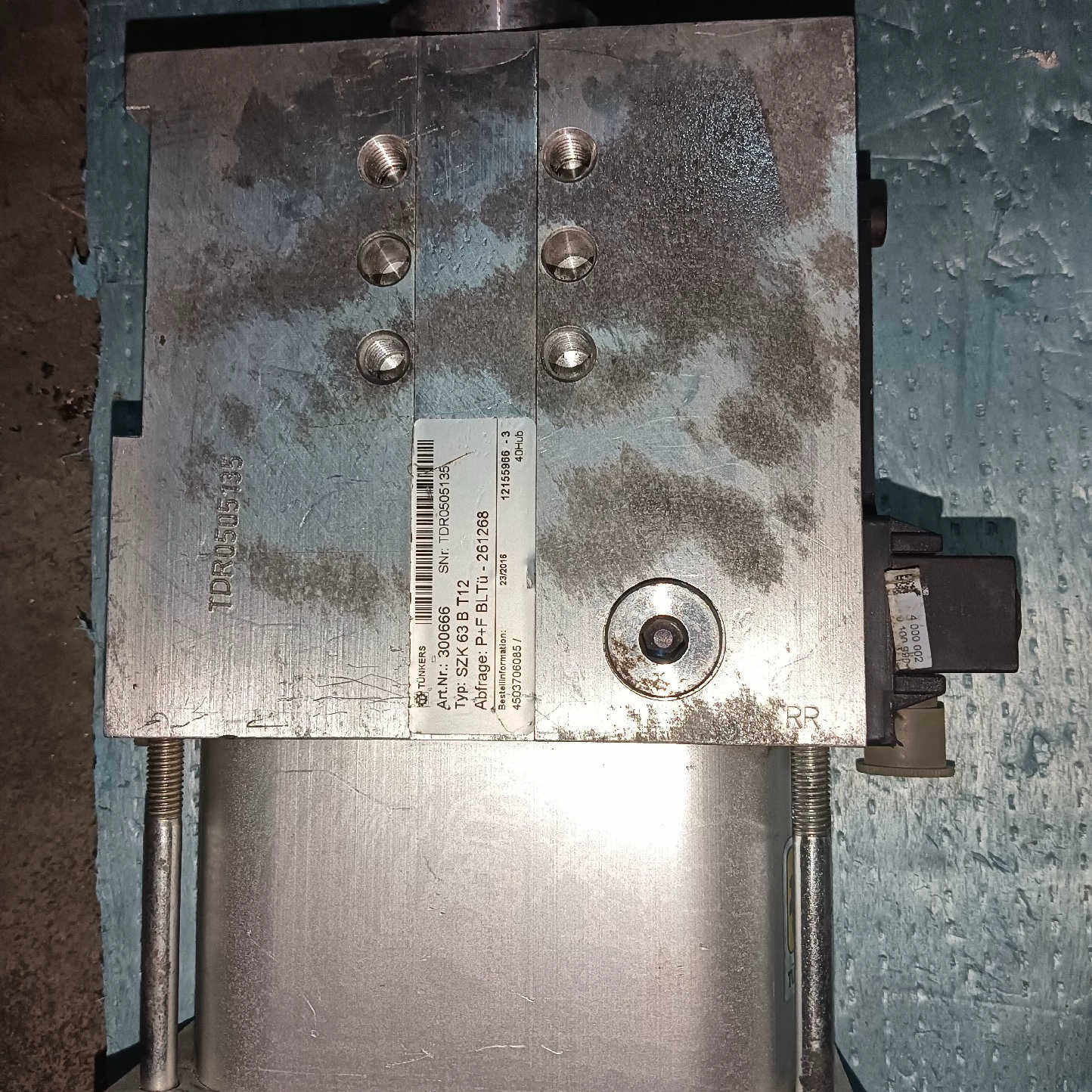 TUNKERS气缸SZK 40 B T12 300508议价