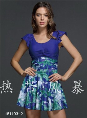 品牌正品号手温泉大码游泳衣女聚拢飞袖连体裙平角181103红彩蓝彩