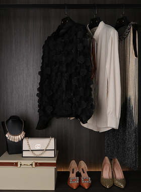 企信 样板房衣帽间服饰服装现代轻奢长辈房衣服衣柜摆件饰品组合