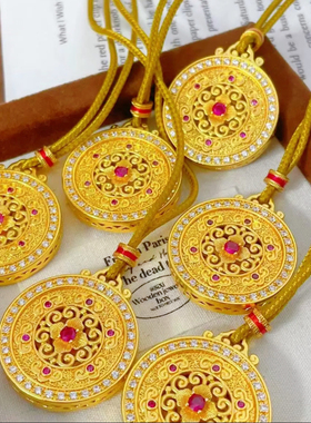 新中式 古法金镂空錾刻红点钻花丝如意圆盘吊坠项链罗盘毛衣链女