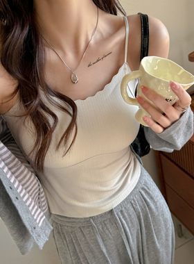 春夏季冰丝无痕带胸垫固定杯打底吊带背心女式内搭设计感性感上衣