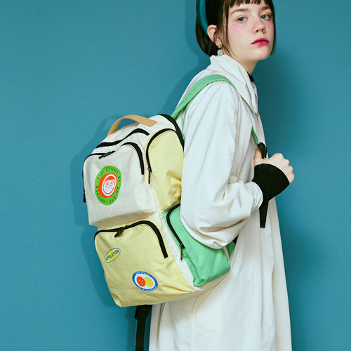 yizistore原创大容量双肩背包