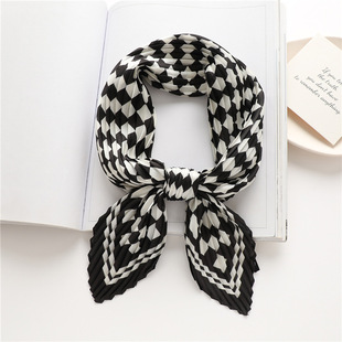 黑白格子围巾通勤丝巾百搭压皱方巾70cm褶皱菱形领巾几何简约