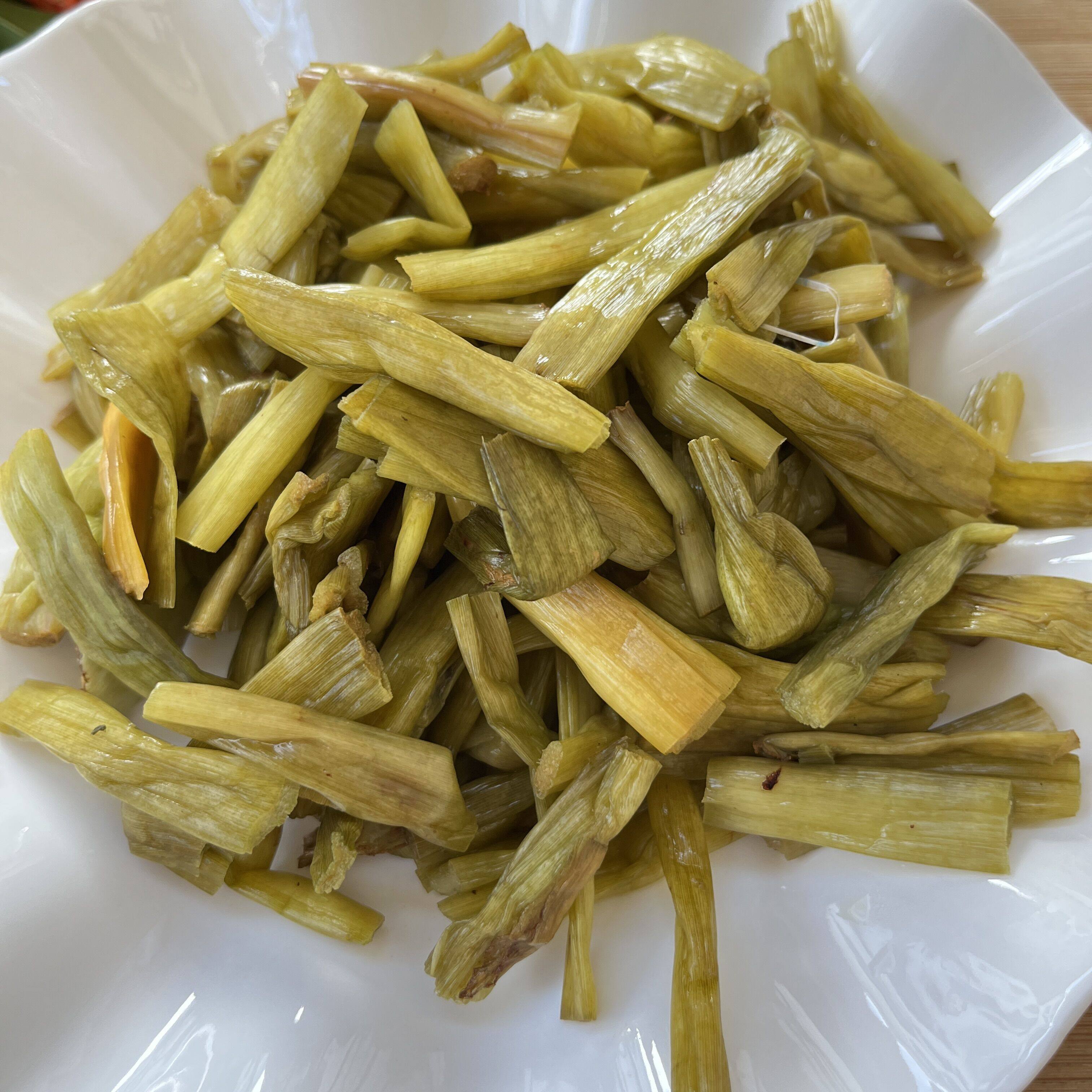 广西灵山特产芋蒙芋苗脱皮芋苗咸酸爽脆芋头梗芋荷酸菜开胃下饭菜