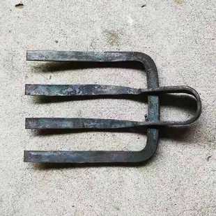手工锻打四齿耙头永康铁铺挖土翻地农业工具螺纹钢大铁耙大钢叉