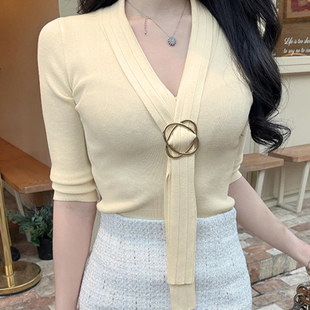复古气质显瘦纯欲风飘带V领针织衫 女早春设计感小众内搭打底上衣