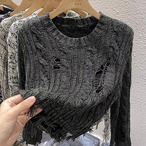 2023秋冬高级感毛衣女秋冬打底衫设计感小众洋气针织短款破洞上衣