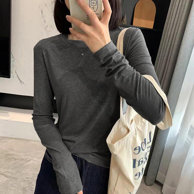 白色圆领长袖T恤女正肩上衣