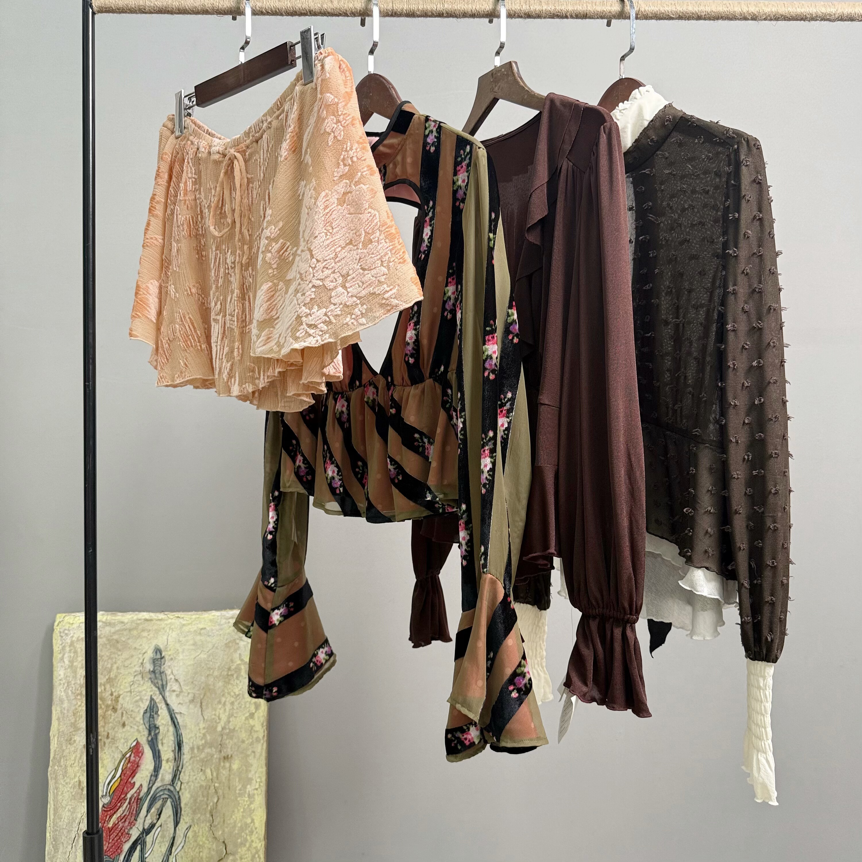 外贸单丝绒印花半裙裤荷叶边修身上衣拼接立领长袖衬衫女春夏款