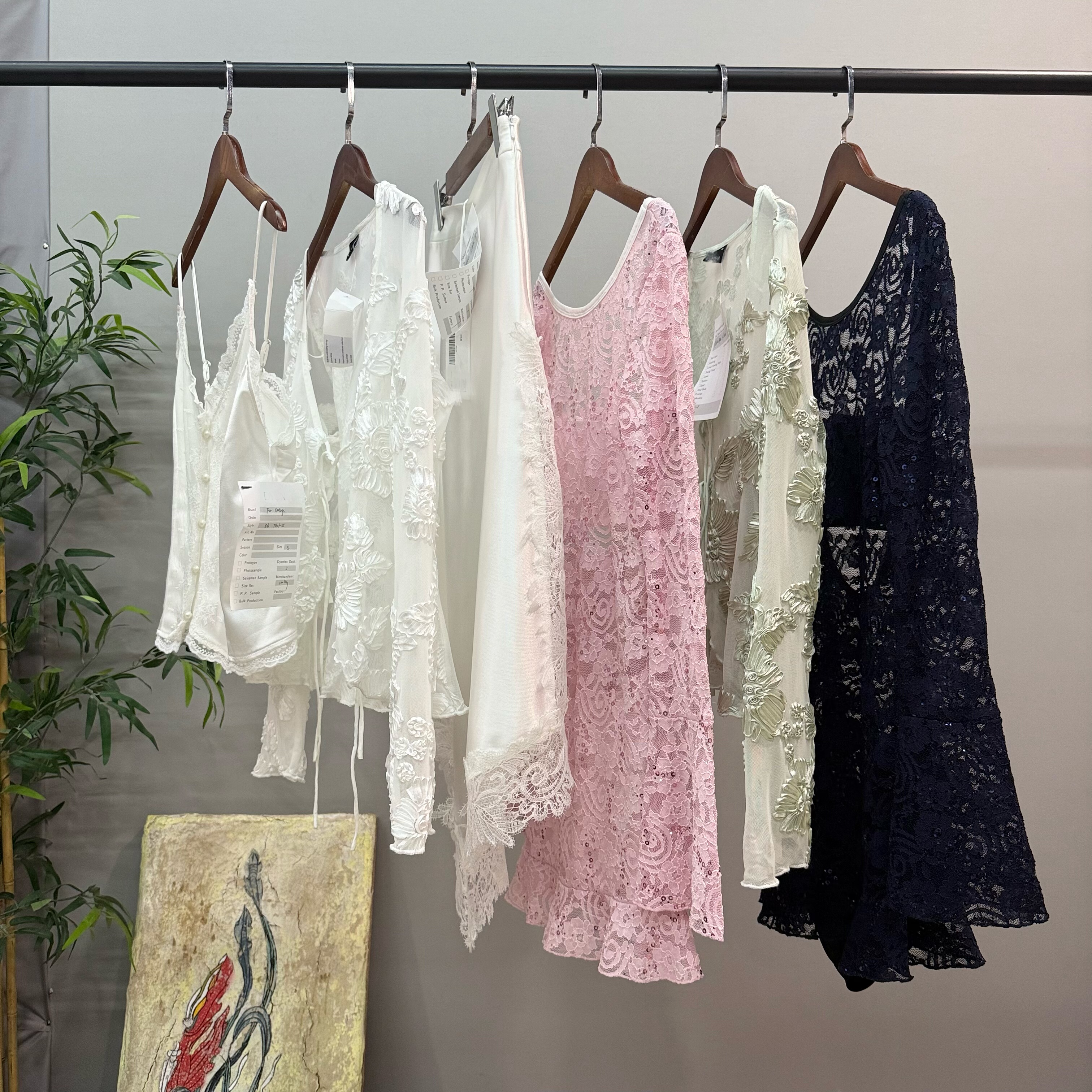 外贸单蕾丝吊带背心女夏长袖开衫外搭亮片修身荷叶边连衣裙