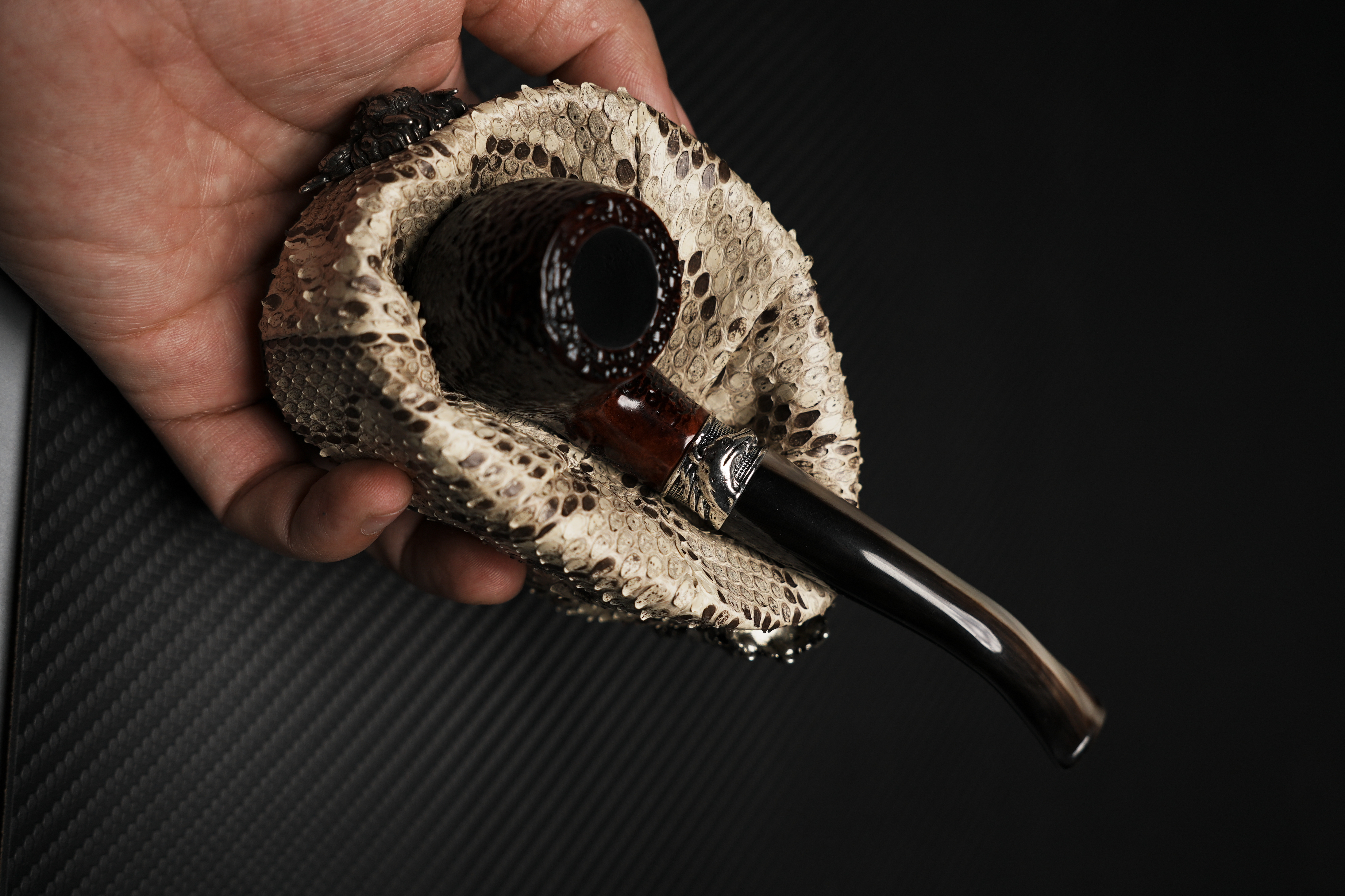 纯手工制作蟒蛇皮烟斗座