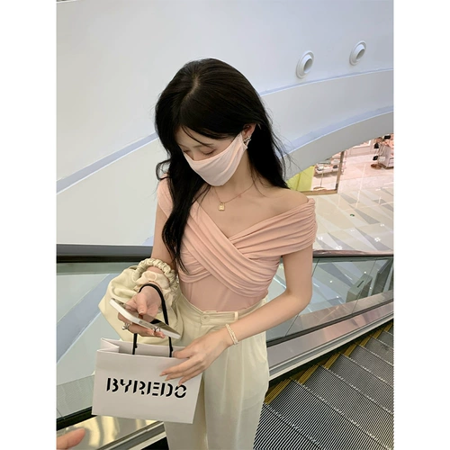 Showamiu Teng Yujia чувствует газовый хлопок!Два носят слишком много, попавшие в легкий приготовленный кросс -