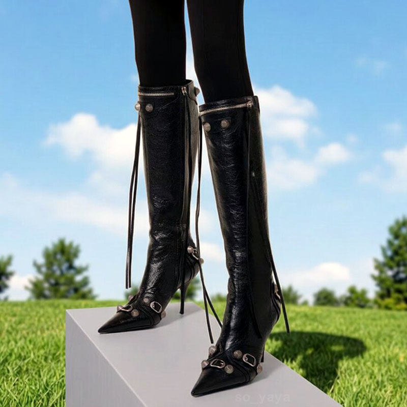 欧美新款走秀女靴尖头细跟金属铆钉机车皮带扣流苏大码百搭时装鞋