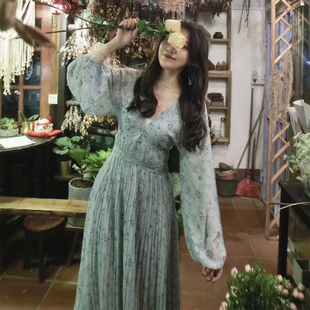 2025春胖妹妹大码 连衣裙高腰收腰显瘦v领a字裙减龄mm洋气雪纺长裙
