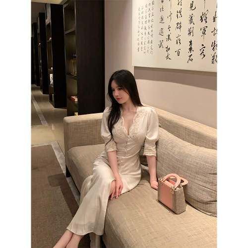 纯欲缎面拼蕾丝花边长裙连衣裙