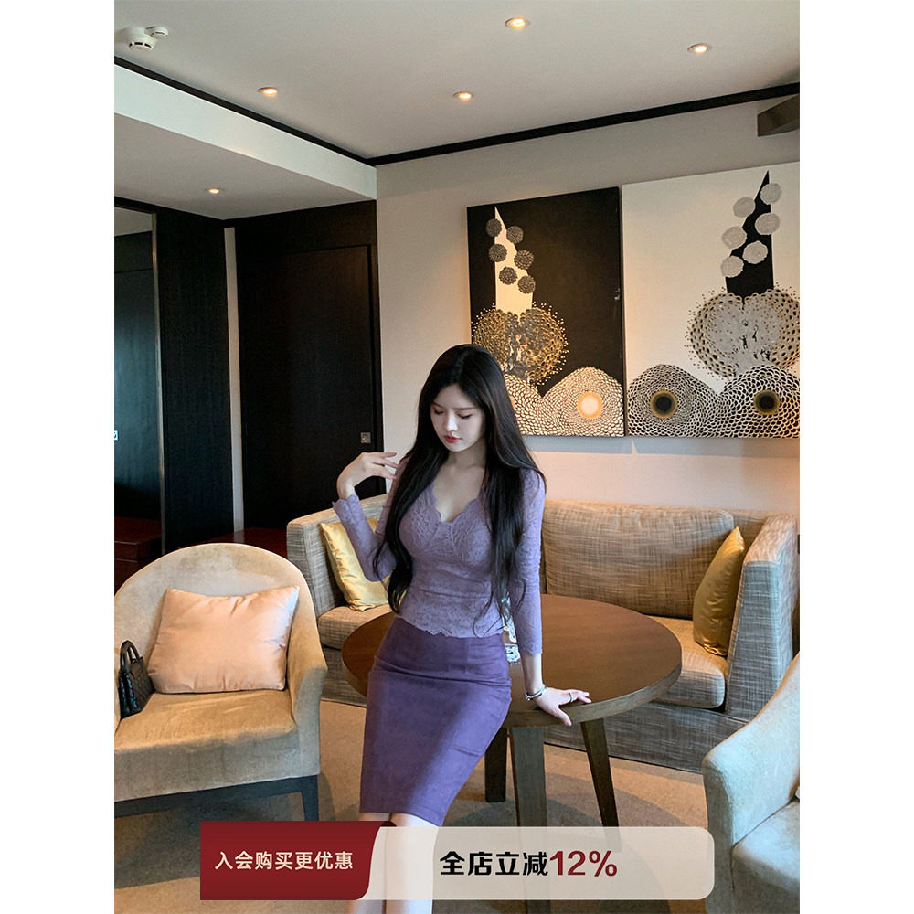 THE SWAN司凰轻奢 还得是姐姐 针织里蕾丝V领纯欲上衣/麂皮半身裙,女装/女士精品,时尚套装,淘宝优惠券,粉丝福利购,淘宝优惠卷