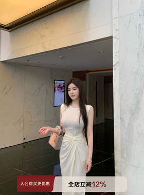 THE SWAN司凰轻奢 软软甜甜 打扭收腰包臀裙女无袖修身针织连衣裙