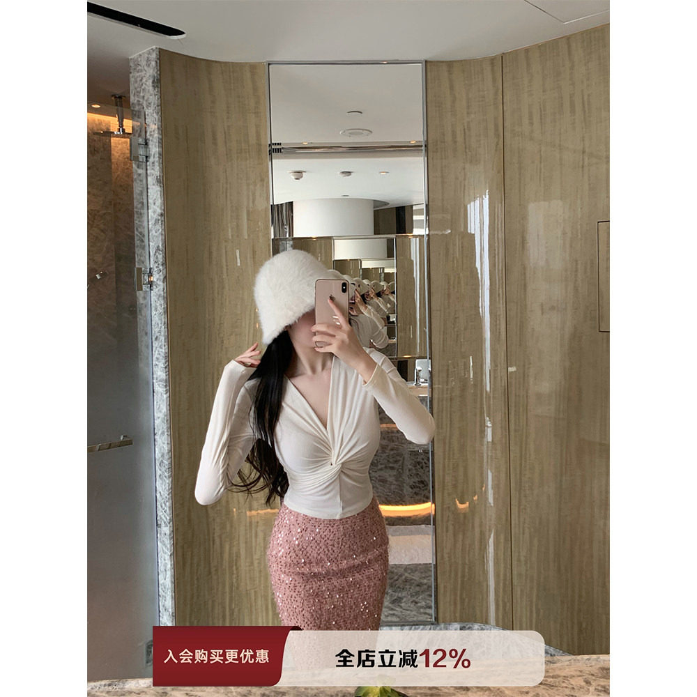 THE SWAN司凰轻奢 越穿越爱组 日常修身针织上衣+高腰亮片半身裙,女装/女士精品,时尚套装,淘宝优惠券,粉丝福利购,淘宝优惠卷