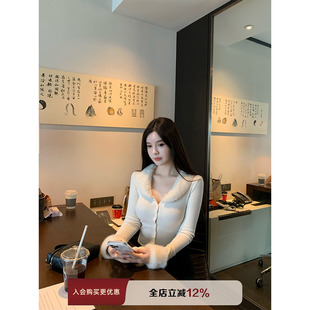 THE SWAN司凰轻奢 软糯系 毛毛V领纯欲修身长袖针织打底毛衣上衣