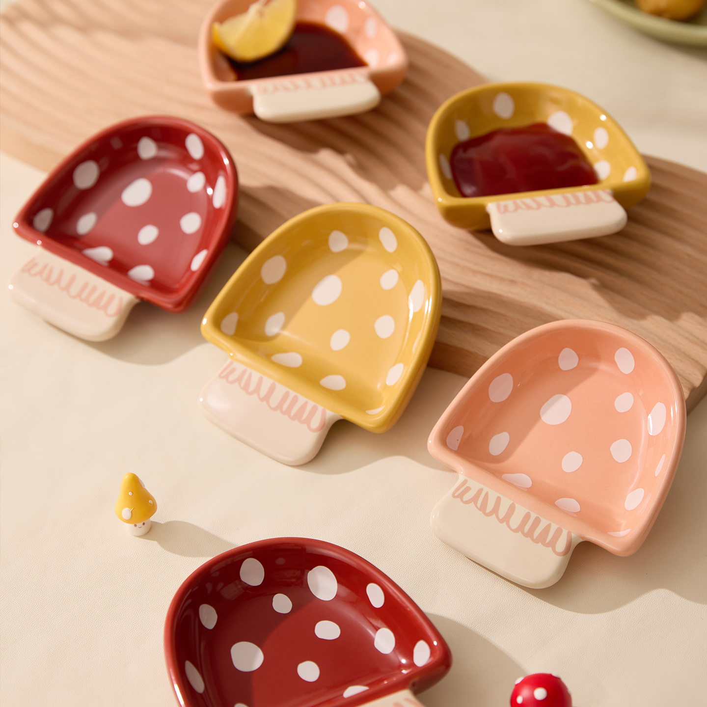 可爱彩色波点蘑菇陶瓷蘸料碟