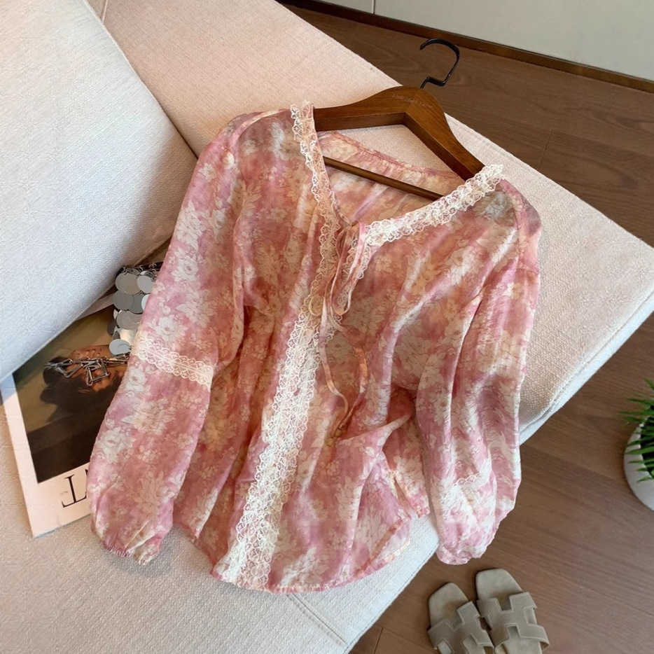 2025早秋清爽通勤穿搭法式别致很仙的甜美粉色长袖雪纺上衣