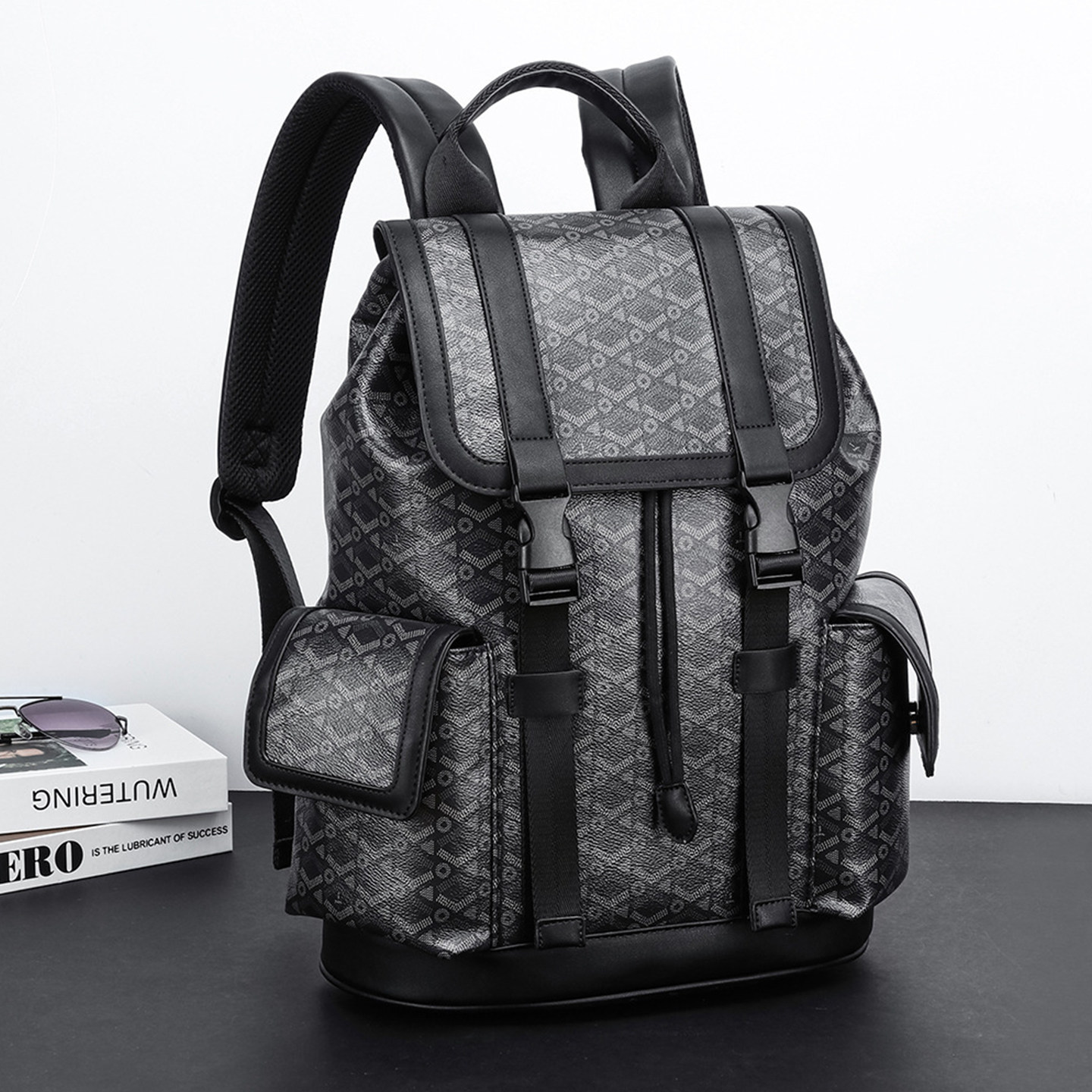 欧美轻奢双肩包大牌翻盖通勤电脑文件包韩版休闲户外街头男包2025