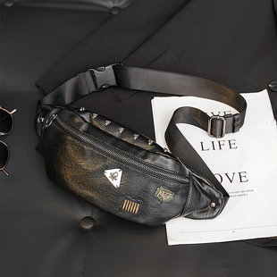 时尚 2026新款 街头便携带男包小包 潮流皮质小胸包 小背包 韩版 男士