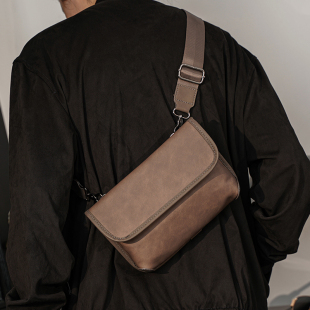 新款 韩版 男包休闲时尚 小挎包男女情侣单肩斜挎潮包 虎头包小胸包