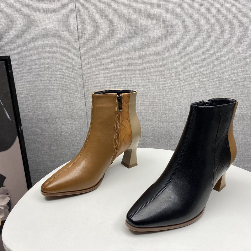 断码处理真皮女靴2025秋冬季新款侧拉链瘦瘦靴尖头高跟加绒棉短靴
