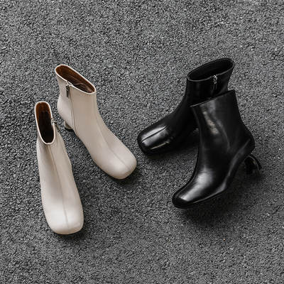 现货 2025秋冬新款时尚粗跟高跟真皮短靴女瘦瘦靴圆头米白色靴子