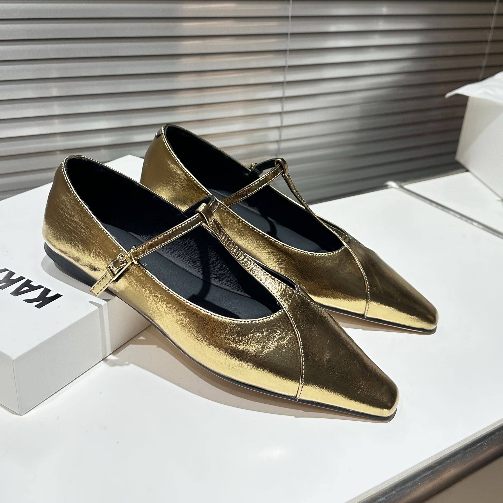 现货 头层牛皮金色尖头平底鞋女2025新款一字扣法式真皮单鞋女