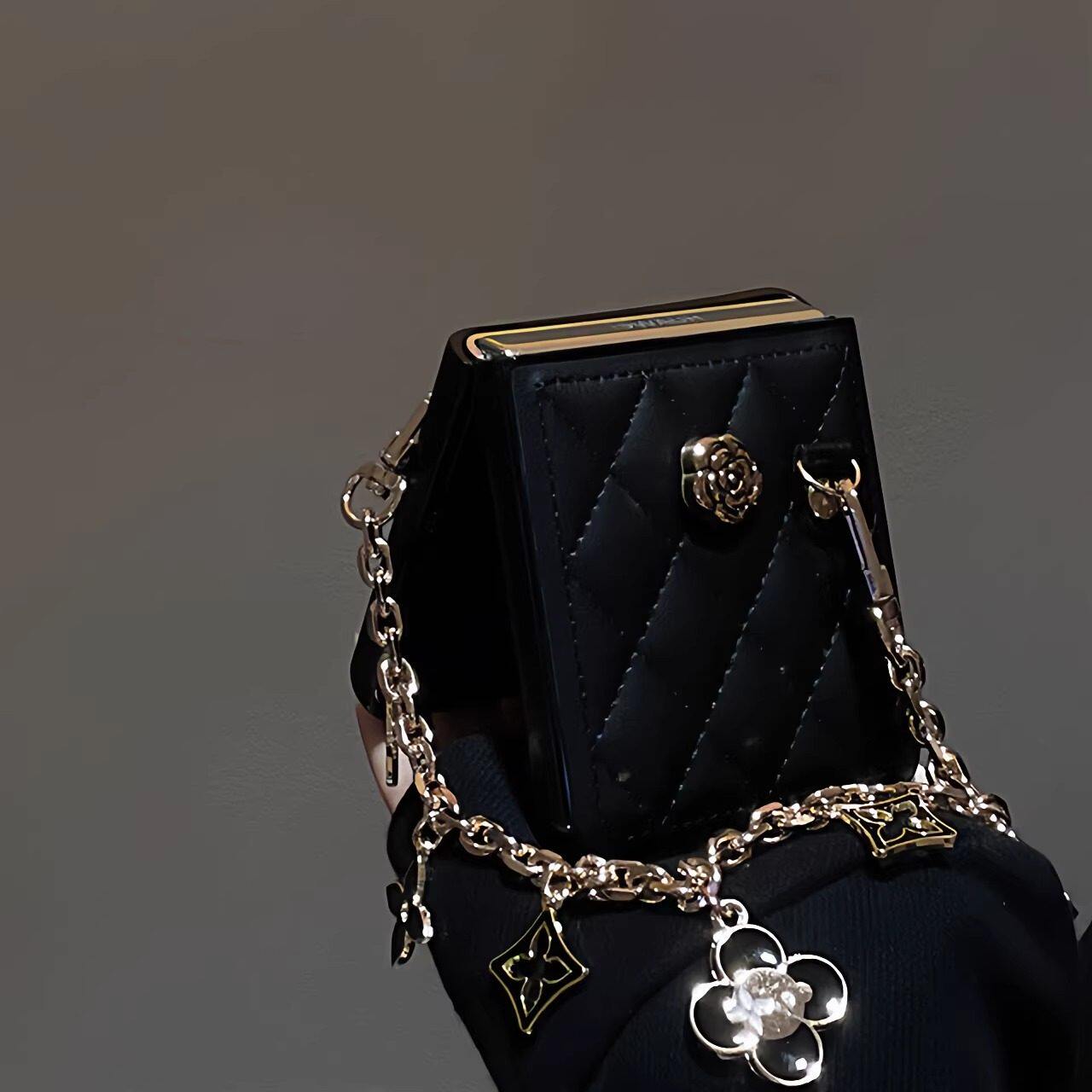 适用purax华为pocket2/p50折叠屏s手机壳ins黑色菱格手提链小米mixflip荣耀MagicVFlip三星zflip7FE/6/5女